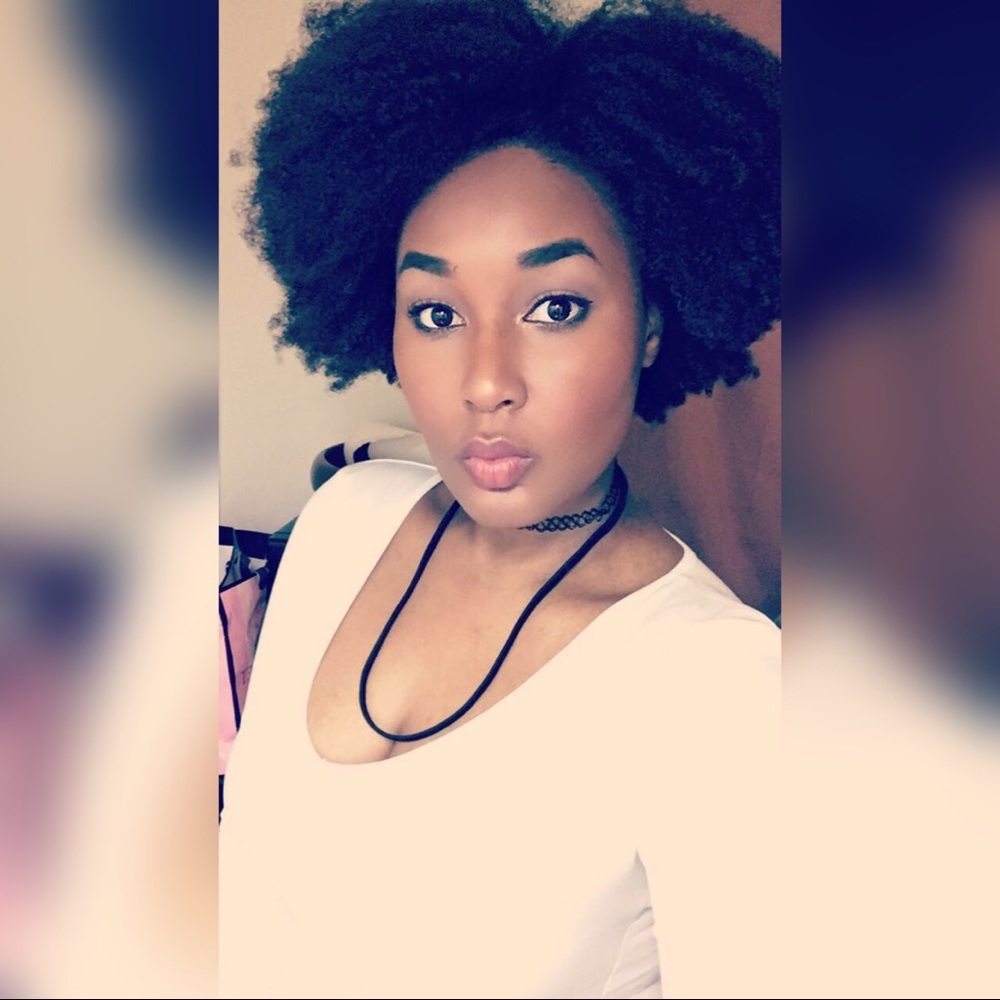 Meet your Posher, Adrianna